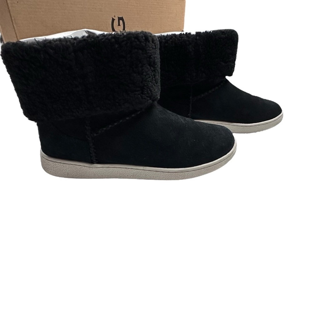 UGG Women's Black Mika Classic Sneaker Size 8 - Picture 3 of 16